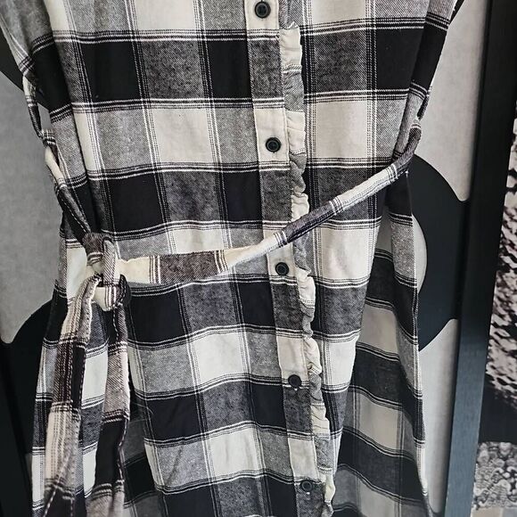 Falls Creek Junior girl, longsleeve plaid, flannel top. Button-down shirt. XL gi - Picture 7 of 7